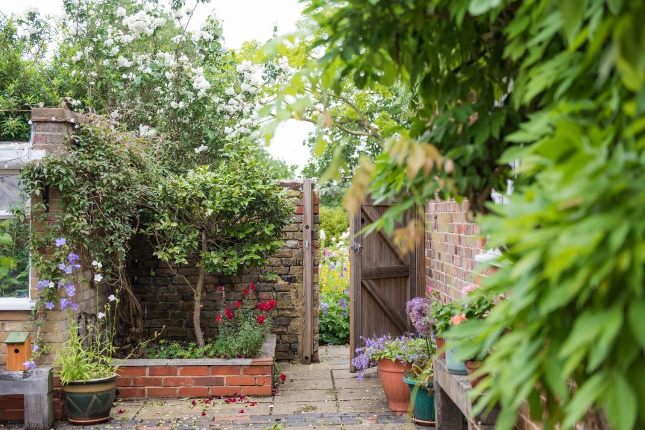 Plum Pudding Stables By Bloom Stays Faversham Extérieur photo